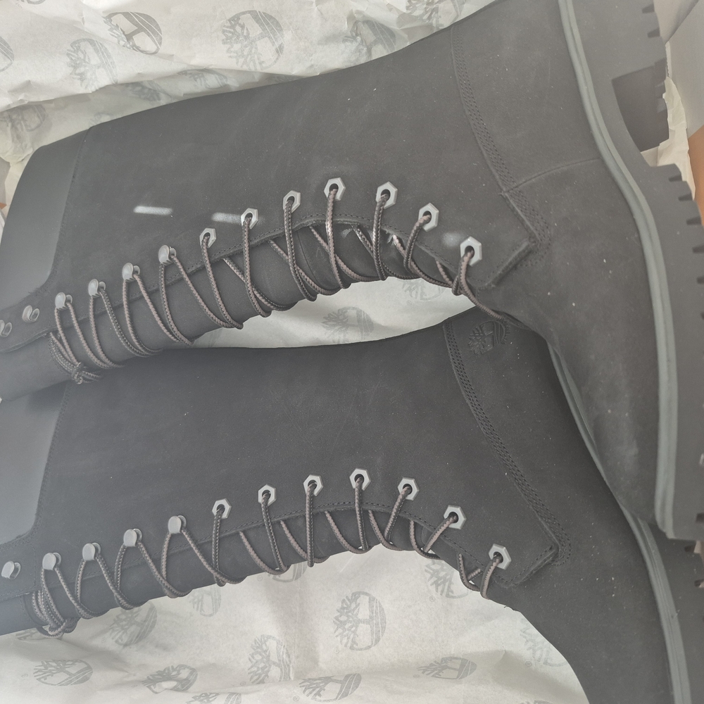 Timberland Black Lace-Up Boots with Durable Design